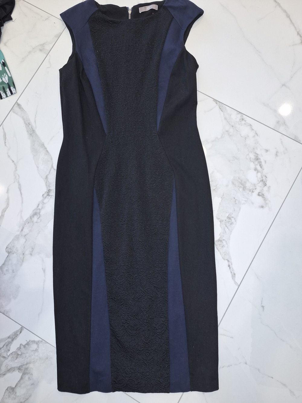 Jakes European Sleeveless Black and Navy Colorblock Sheath Dress